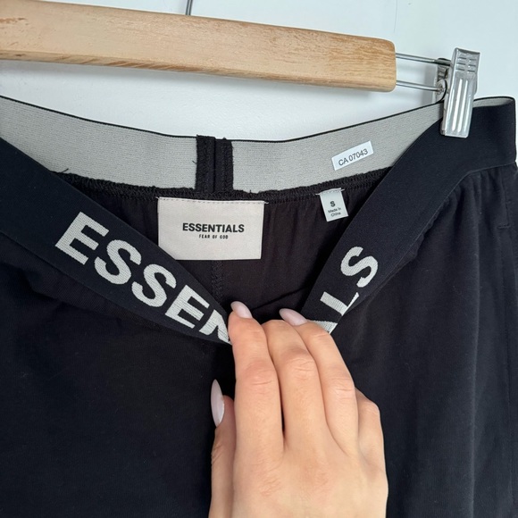 FEAR OF GOD ESSENTIALS Black Jersey Lounge Pants - Picture 9 of 13